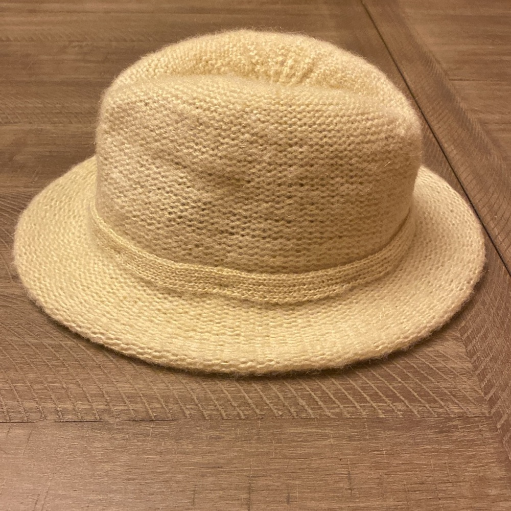 NWT Vintage Arlin Cream Acrylic Knit Hat - Picture 2 of 7